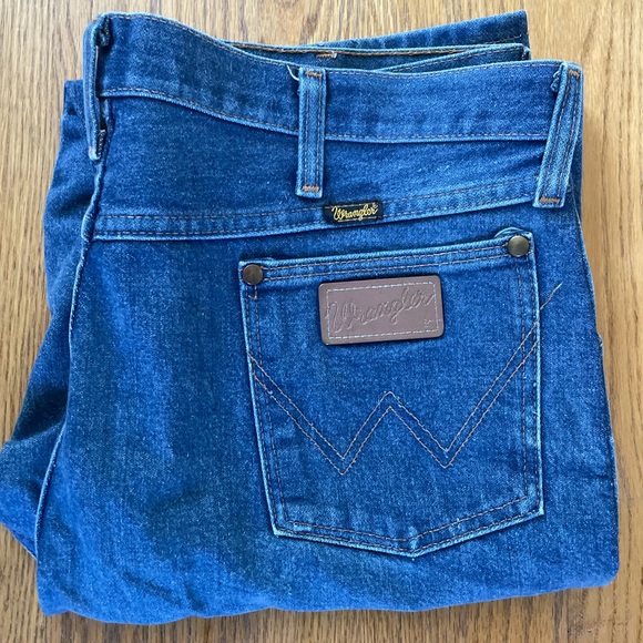 Vintage 90s Wrangler Jeans 36x34 – Made in USA – Cowboy Cut Denim - Picture 11 of 12